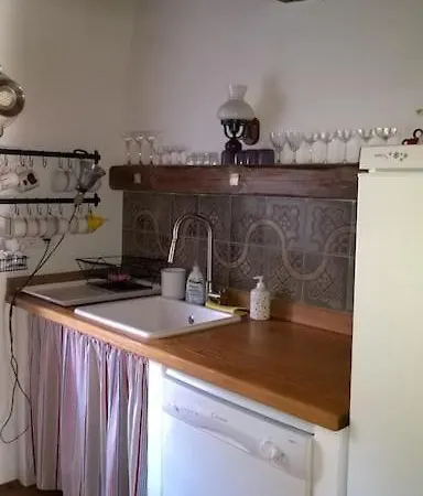 Nádtetős Ház Gyenesdiáson A Vízpart Közelében