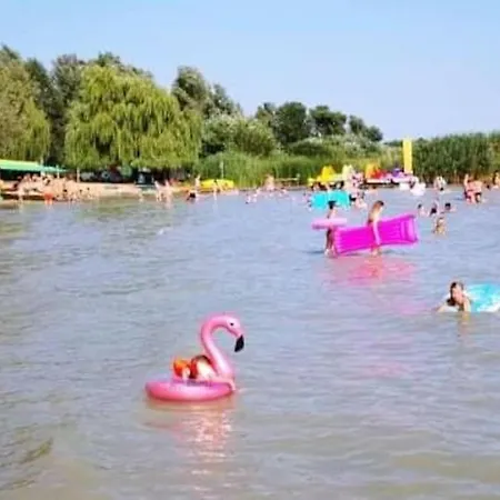 Nádtetős Ház Gyenesdiáson A Vízpart Közelében * Gyenesdiás