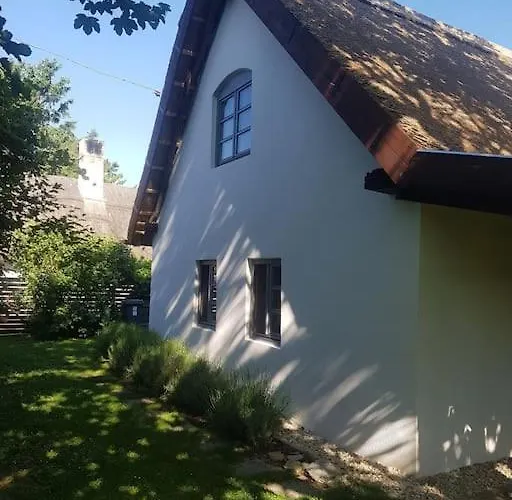 Nadtetos Haz Gyenesdiason A Vizpart Koezeleben Prázdninový dům