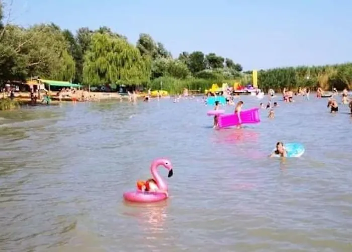 Nadtetos Haz Gyenesdiason A Vizpart Koezeleben * Gyenesdiás